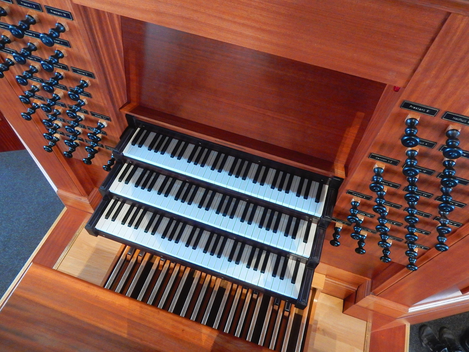 Ger Gem In Ned Opheusden Van den Heuvel-orgel Ger. Gem. Opheusden voltooid met rugpositief