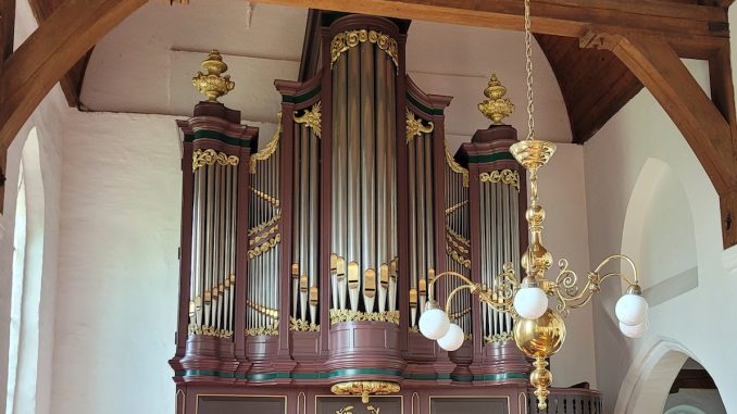 Ruinerwold Bartholomeuskerk Van Oeckelen-orgel 68x38